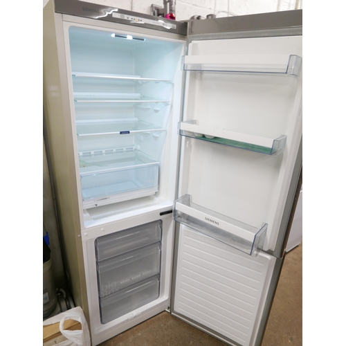 2186 - A Siemens KG33W131G/06 60/40 fridge freezer