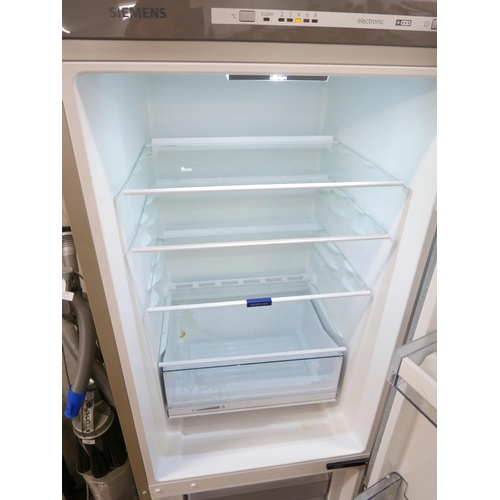 2186 - A Siemens KG33W131G/06 60/40 fridge freezer