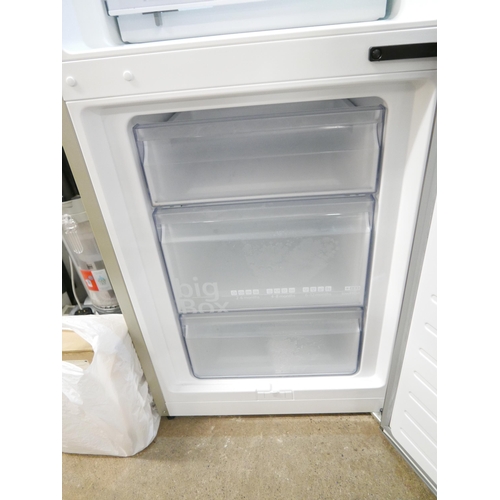 2186 - A Siemens KG33W131G/06 60/40 fridge freezer