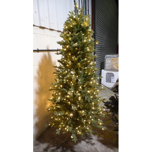 3047 - 6.5ft Pre-lit artificial Christmas tree - With Box