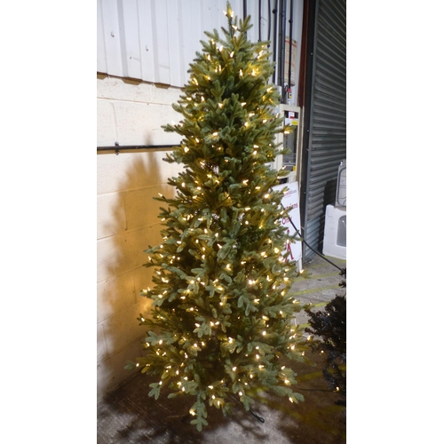 3047 - 6.5ft Pre-lit artificial Christmas tree - With Box