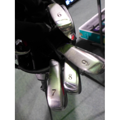 3084 - Macgregor Dc4000 Golf Set With Stand Bag, original RRP £249.99 + VAT  (308-133) * This lot is subjec... 