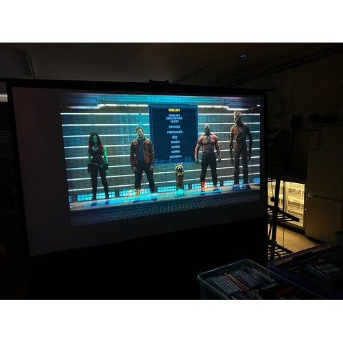 2157 - JVC DILA projector - DLA-X35BE with projector screen