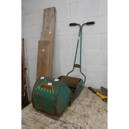 2999 - A vintage Webb Whippet push lawn mower