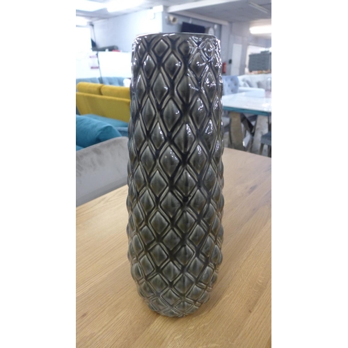 1413 - A large grey alpine vase (2061220)   *