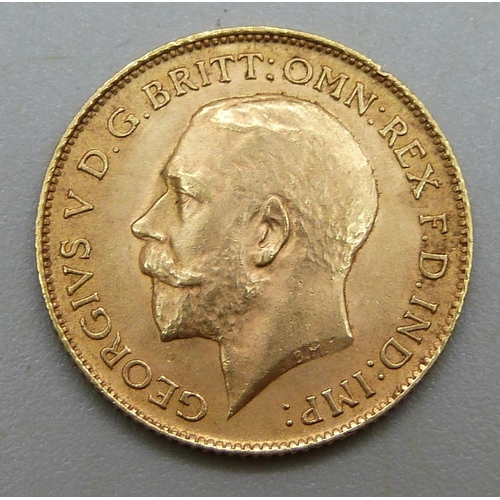 1015 - A 1913 gold half sovereign