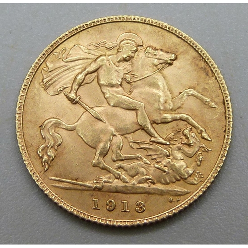 1015 - A 1913 gold half sovereign