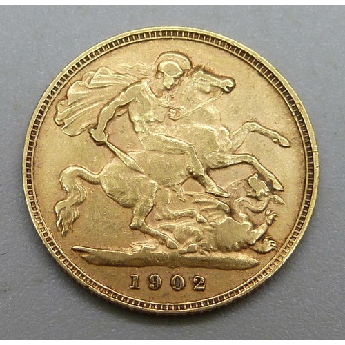 1016 - A 1902 gold half sovereign