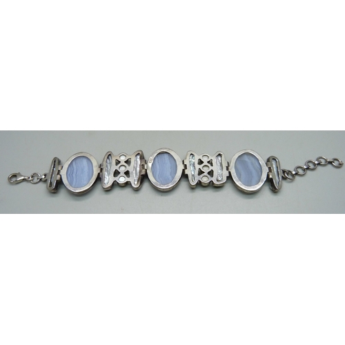 1048 - A silver panel bracelet set with agate, pearls and keshi pearls, 44.9g, 22.5cm, agate panels 3x2.3 c... 