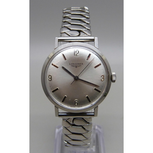 1053 - A gentleman's Longines wristwatch, 35mm case