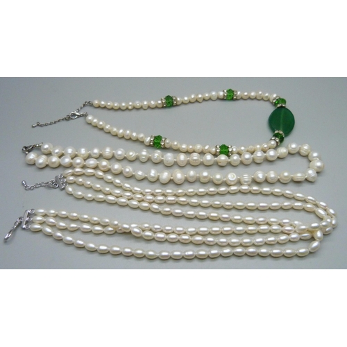 1086 - Three freshwater pearl necklets