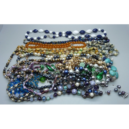 1091 - A collection of bead necklets