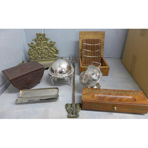 1122 - A mixed lot, including four wood and Bakelite boxes, china thimbles, a brass letter rack and double ... 