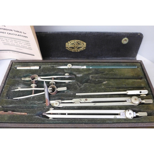 651 - Vintage drawing instruments, some cased