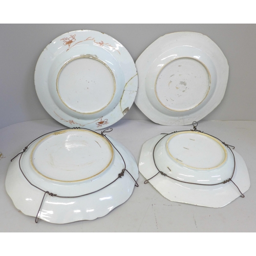 715 - A Chinese export famille rose charger and four dishes/plates, three plates repaired and a modern Chi... 