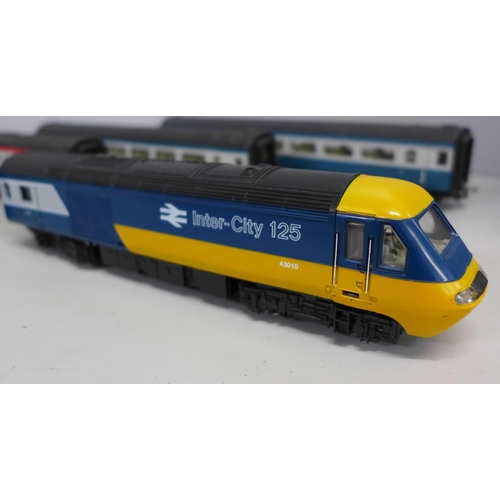 768 - Hornby Intercity 125 00 gauge model rail; two locomotive and four coaches