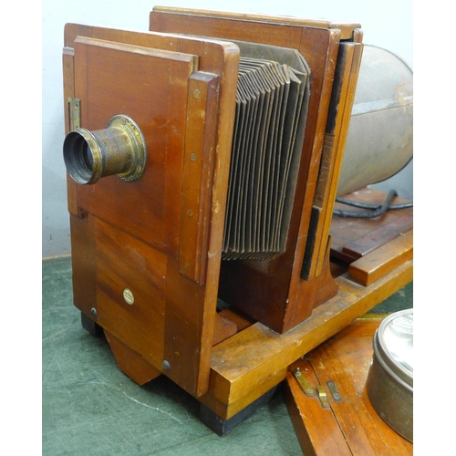 776 - A vintage wooden photographic enlarger, large magnifying glass a/f **PLEASE NOTE THIS LOT IS NOT ELI... 