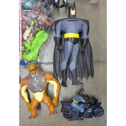 824 - A box of mixed retro 1980s, 1990s, 2000s toys; action figures and toys, Batman, Toy Story, Disney, S... 