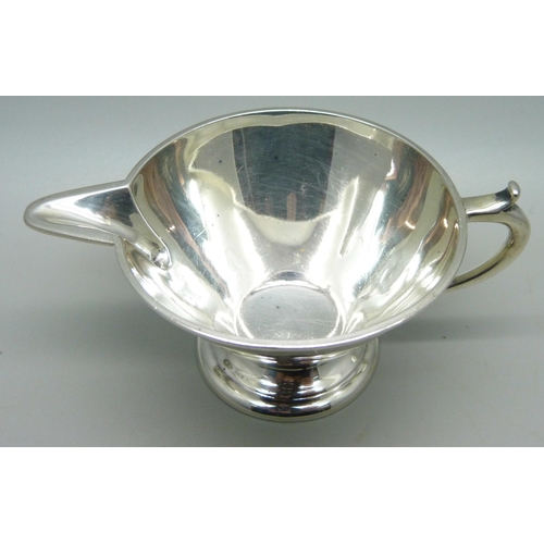 836 - An Art Deco silver jug, Sheffield 1926, 75g