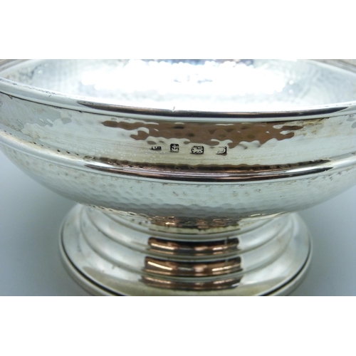 846 - A large silver planished bowl with stepped foot, by DFR Deakin &  Francis, Birmingham 1937, 577g