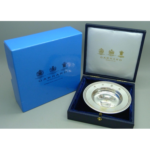 856 - A silver Garrard 'Rover Golf' trophy/dish, 54g