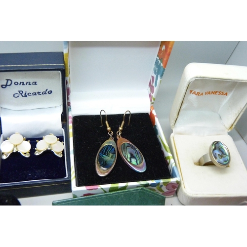 889 - A collection of mother of pearl and abalone jewellery including some silver