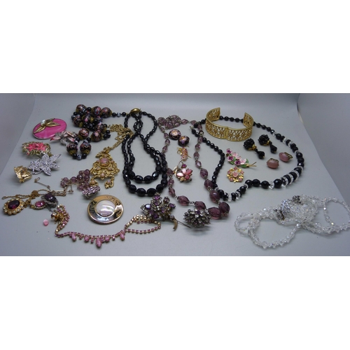 903 - Costume jewellery including faceted bead necklaces, brooches, etc.