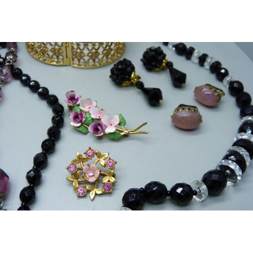 903 - Costume jewellery including faceted bead necklaces, brooches, etc.