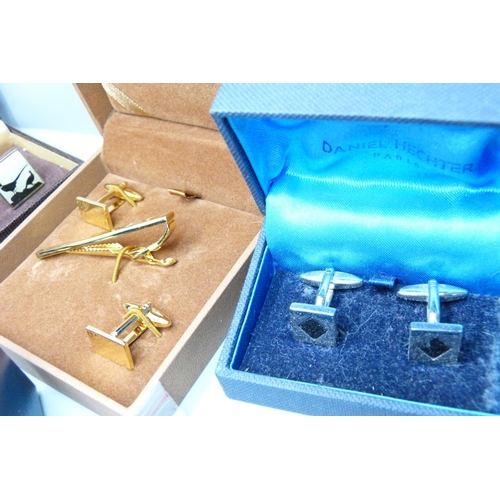 922 - A collection of tie pins and cufflinks including Star Trek and Swarovski, mainly boxed