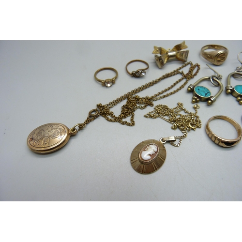 954 - A collection of vintage jewellery including rolled gold