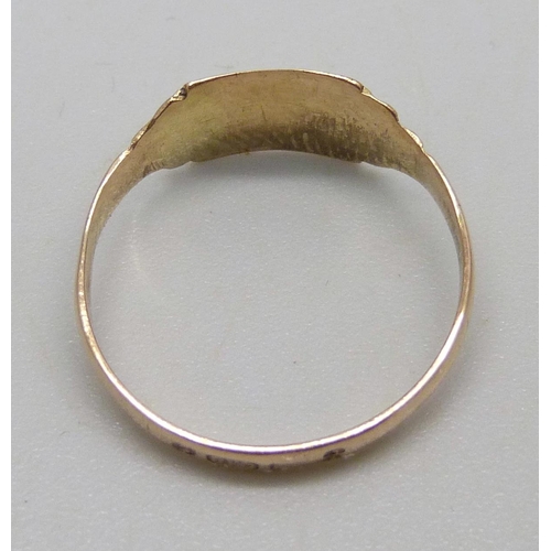 962 - An 18ct gold signet ring, 1.6g, M, stamps to outer shank