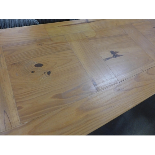 1532 - A pine two drawer dresser base