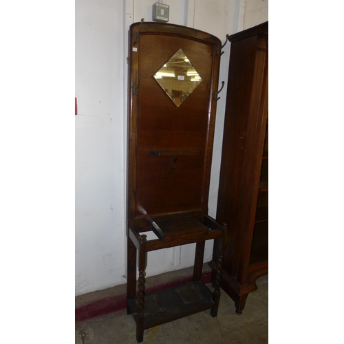 137 - An early 20th Century oak barleytwist hallstand