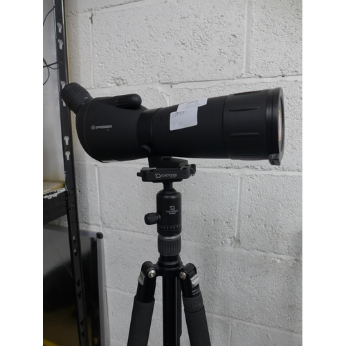 2056 - Bresser 20-60x60 spotting scope on tripod stand