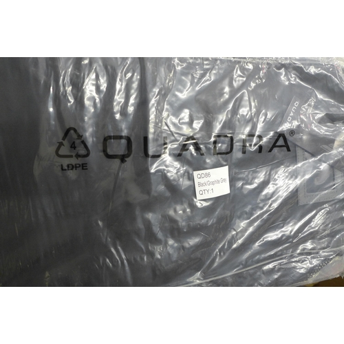 2114 - 4 Quadra holdall bags in black polyester - unused