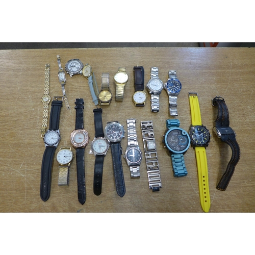 2120 - Approx. Nineteen wristwatches