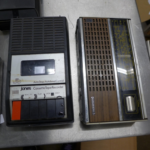 2154 - A box of Walkman tape players and portable radios