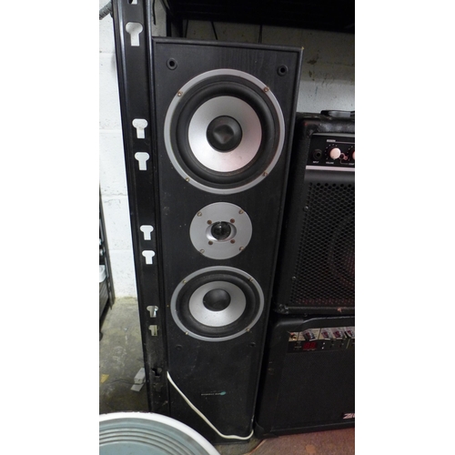 2181 - A Technics hi-fi system with speakers and two Hyundai speakers