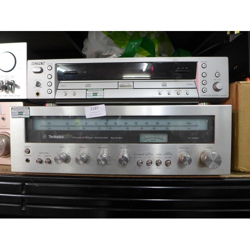 2187 - A Technics (SA-5160) stereo tuner and Sony (RCD-W3) CD player