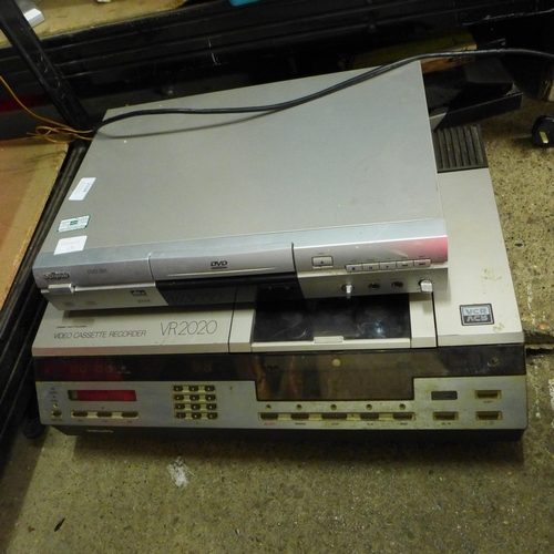 2194 - An Eclipse DVD player (DVD-595) and a Philips video cassette recorder (VB2020)