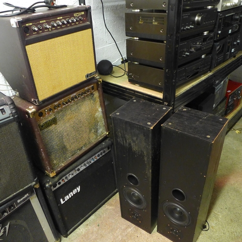 2222 - A sherwood (20R) amp, a Lanes (LA30C) amp, a Lanley (CK80) amp and two stand-up speakers