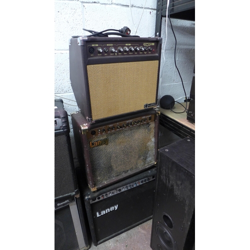 2222 - A sherwood (20R) amp, a Lanes (LA30C) amp, a Lanley (CK80) amp and two stand-up speakers