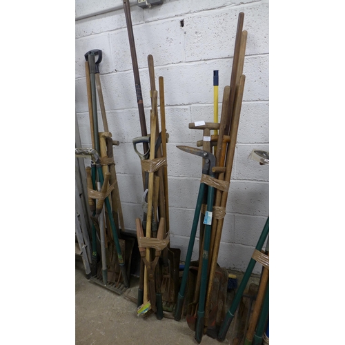 2227 - 3 Bundles of garden tools