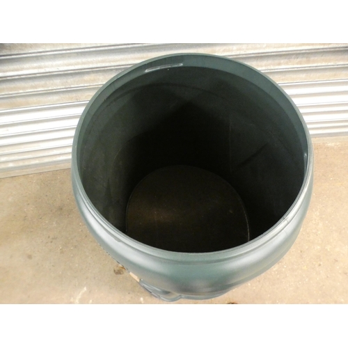 2343 - A 33 litre compost bin