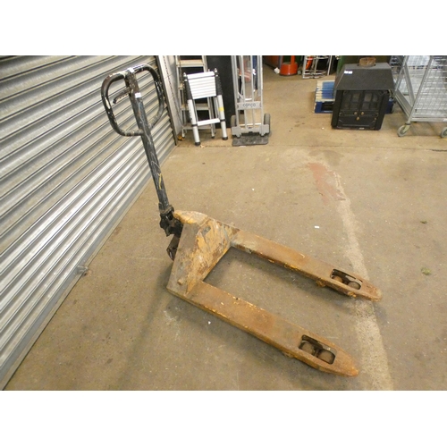 2359 - A 2000kg pallet truck