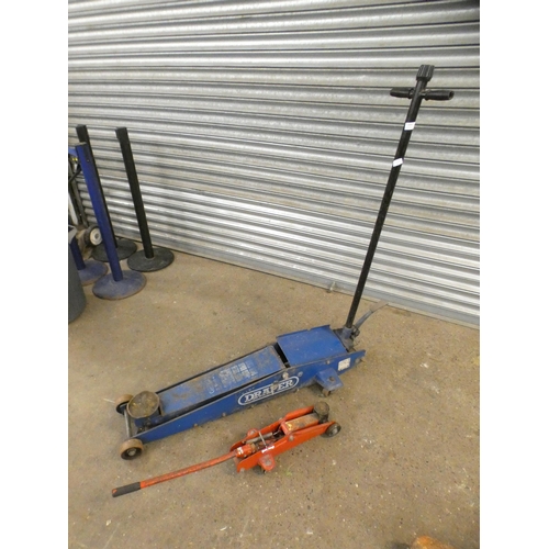 2360 - A Draper 2 tonne long pivot trolley jack