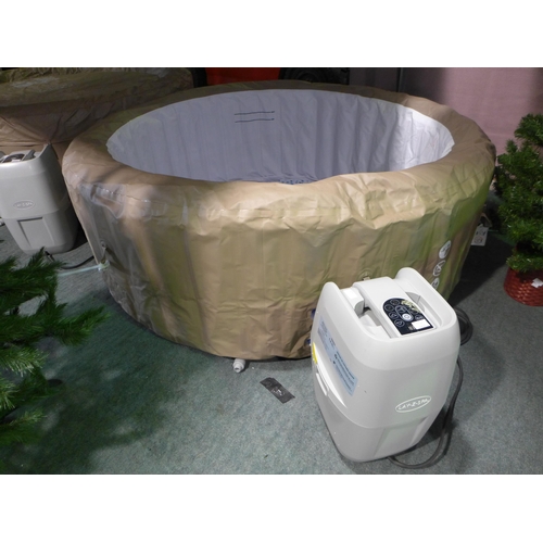 3416 - Lay-Z-Spa Inflatable Hot Tub - No Cover, original RRP £329.99 + VAT  (305-129)    * This lot is subj... 