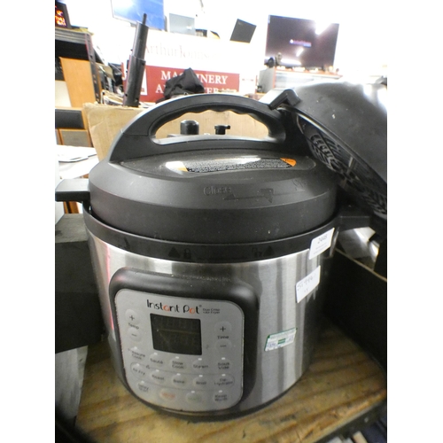 2448 - An Instant Pot 5-in-1 cooker