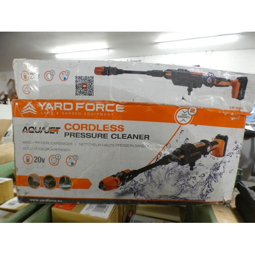 2455 - A Yard Force cordless jet wash