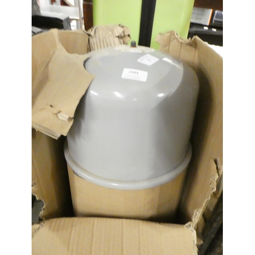 2484 - A 2ltr Reflex pressure expansion tank